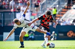 基恩怒批芒特：在场上就像小学生，这种球员拉低曼联整体水准