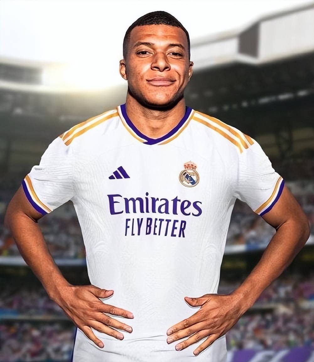 埃杜在高铁站被围满，合同今年到期，他说明年也希望在深圳