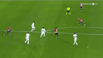 双引擎发力4-1大胜狼队，曼联升至第6：阿莫林终于是露出笑容